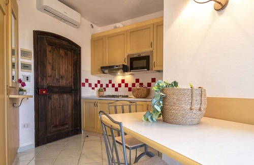 Canneddi Apartment | Lovely apartment for 4 people with pool, A/C, WIFI, TV, terrace, pets allowed and parking