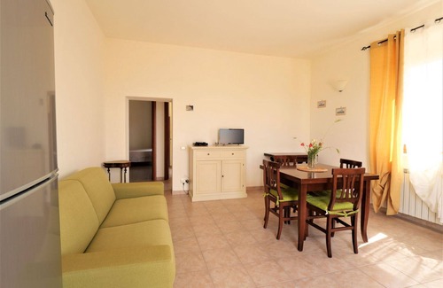 Massa Marittima Villa | Lovely apartment in villa for 4 guests with WIFI, pool, TV, terrace, pets allowed and parking