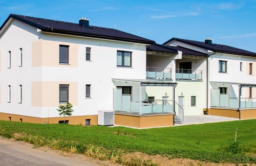 Donnerskirchen Apartment | Lovely apartment for 6 guests with WIFI, A/C, TV, terrace, pets allowed and parking