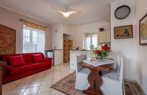 Castell'Alfero Apartment | Lovely apartment for 4 guests with WIFI, pool, TV, patio and parking