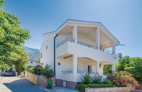 Ribarica Apartment | Lovely apartment 100 meters away from beach