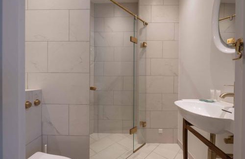 Osterbro Apartment | Lovely Apartment by w Bathtub and Balcony