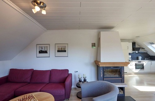 Frankenau House | Lovely apartment in villa for 8 guests with WIFI, TV, terrace and pets allowed