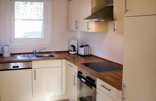 Bad Saarow House | Lovely apartment in villa for 6 guests with hot tub, internet, TV, terrace and pets allowed