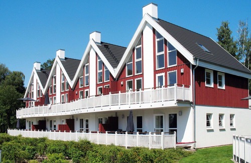 Bad Saarow House | Lovely apartment in villa for 6 guests with hot tub, internet, TV, terrace and pets allowed