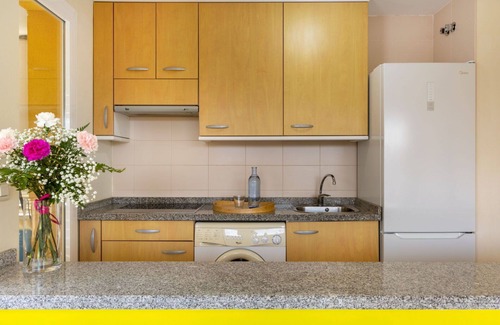 Isla Cristina Apartment | Lovely apartment for 5 guests with pool, WIFI, A/C, TV, balcony and parking