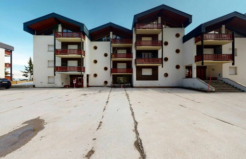 Heremence Apartment | Lovely apartment for 4 people with WIFI, pool, TV, balcony and panoramic view