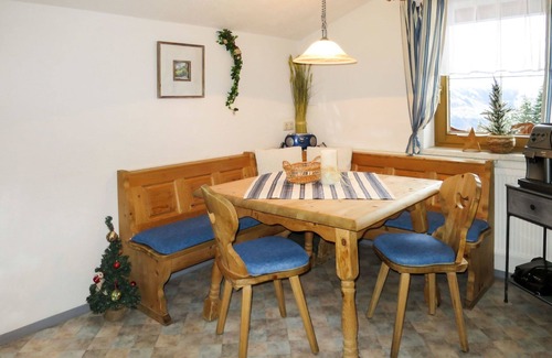 Emberg Apartment | Lovely apartment for 9 people with WIFI, TV, balcony and parking
