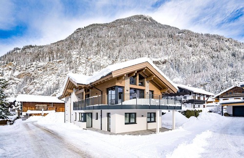 Unterlaengenfeld Apartment | Lovely apartment for 5 people with WIFI, TV, patio, panoramic view and parking