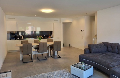 Caslano Apartment | Lovely apartment for 4 people with WIFI, TV, terrace and parking