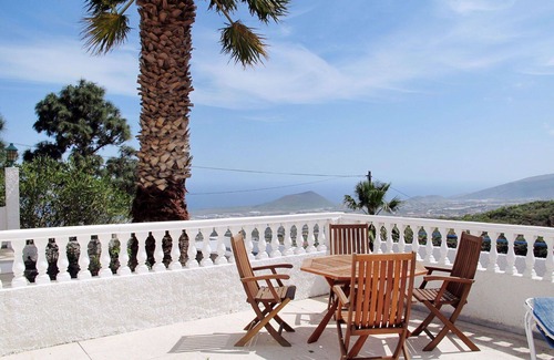 Las Cuevecitas Apartment | Lovely apartment for 2 people with WIFI, pool, TV, terrace and parking
