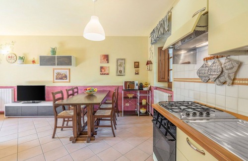 Cutigliano Apartment | Lovely apartment for 4 guests with WIFI, pool, TV and pets allowed
