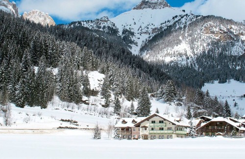 Campitello di Fassa Apartment | Lovely apartment for 6 guests with WIFI, TV, balcony and parking