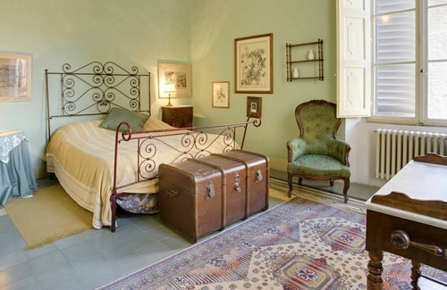 San Gimignano City Centre Apartment | Lovely apartment for 6 guests with terrace