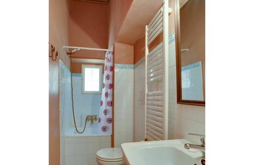 San Gimignano City Centre Apartment | Lovely apartment for 6 guests with terrace
