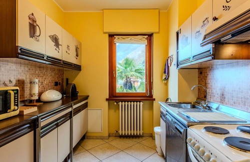 Valsolda Apartment | Lovely apartment for 6 people with WIFI, TV, balcony, pets allowed and parking