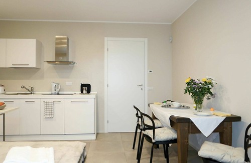 Olgiasca Apartment | Lovely apartment for 2 people with WIFI, TV, terrace, pets allowed and parking