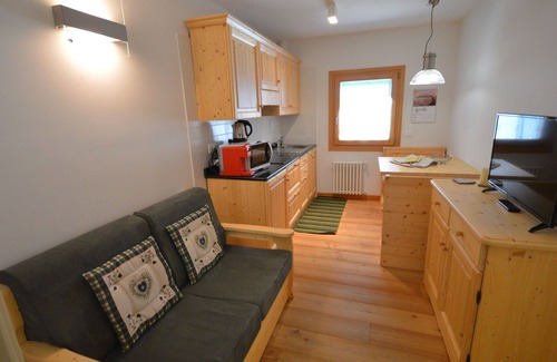 Raveo Apartment | Lovely apartment for 3 people with WIFI, TV, patio and pets allowed