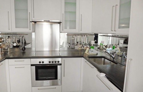 Samedan Apartment | Lovely apartment for 4 people with WIFI, TV, balcony and pets allowed