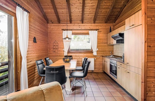 Schoenecken Apartment | Lovely apartment for 4 guests with WIFI, TV, patio and pets allowed