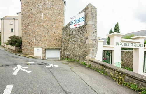 Saint-Servan Apartment | Lovely apartment for 4 guests with WIFI, TV and terrace