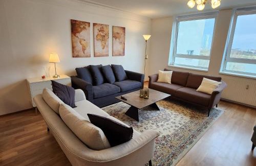 Brigittenau Apartment | Lovely Apartment for 4 on the Danube River - Private Parking