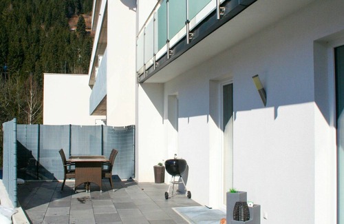 See Apartment | Lovely apartment for 4 people with WIFI, TV, terrace, pets allowed and parking