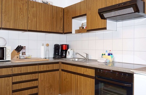 Wenns Apartment | Lovely apartment for 5 guests with WIFI, TV, balcony and parking