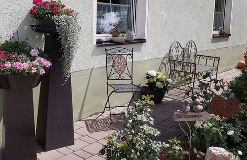 Fendels Apartment | Lovely apartment for 6 guests with WIFI, TV, terrace, pets allowed and parking