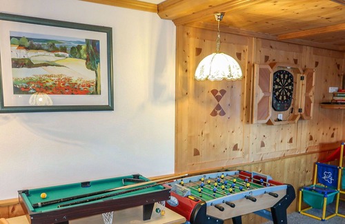 Fendels Apartment | Lovely apartment for 6 guests with WIFI, TV, terrace, pets allowed and parking