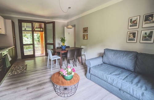 Oleggio Castello Apartment | Lovely apartment for 6 guests with WIFI, TV, terrace and pets allowed