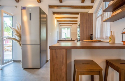 Artatore Apartment | Lovely apartment for 6 people with WIFI, hot tub, A/C, TV, terrace and parking