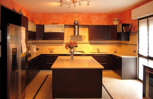 Casoli Apartment | Lovely apartment for 6 guests with WIFI, pool, hot tub, TV, patio and parking