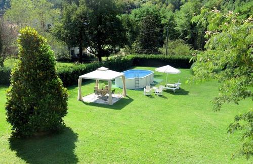 Casoli Apartment | Lovely apartment for 6 guests with WIFI, pool, hot tub, TV, patio and parking