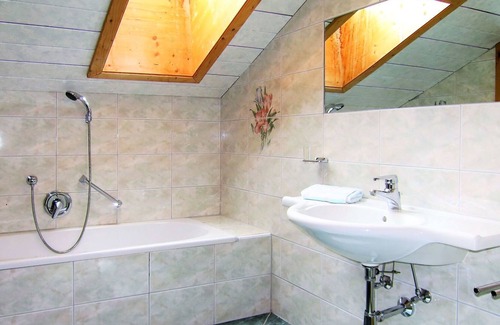 Soelden Apartment | Lovely apartment for 7 people with WIFI, TV, balcony and parking