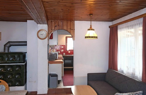 Imst Apartment | Lovely apartment for 8 guests with WIFI, TV, terrace, pets allowed and parking