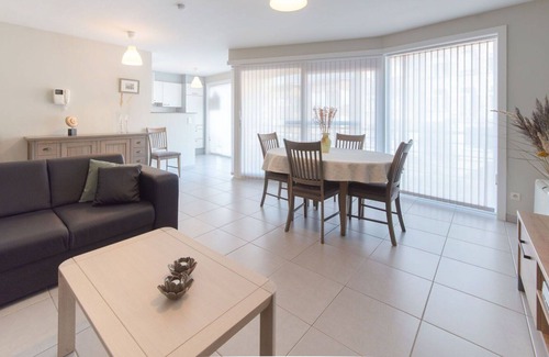 Blankenberge Apartment | Lovely apartment for 4 people with WIFI, TV, balcony and pets allowed