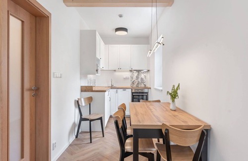 Hrensko Apartment | Lovely apartment for 8 guests with WIFI, TV, patio, pets allowed and parking