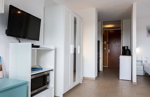 Loffingen Apartment | Lovely apartment for 4 people with WIFI, pool, TV, balcony and parking