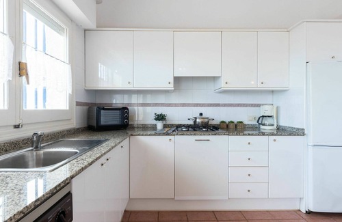 Peniscola Apartment | Lovely apartment for 4 people with A/C, pool, WIFI, TV, terrace, pets allowed and parking