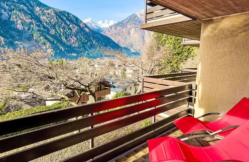 Pinzolo Apartment | Lovely apartment for 4 people with WIFI, A/C, TV, terrace and parking