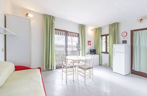 Morcone Apartment | Lovely apartment for 4 guests with WIFI, TV, patio and parking