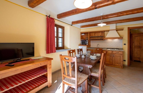 Sampeyre Apartment | Lovely apartment for 4 guests with pool, WIFI, TV and terrace