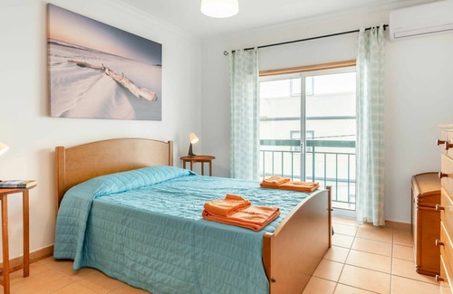 Vila Real Santo Antonio Apartment | Lovely apartment for 4 guests with WIFI, A/C, TV and terrace