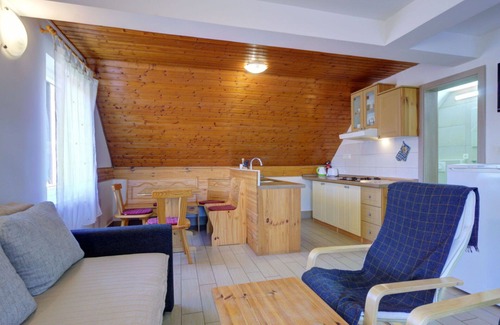 Bohinjska Bistrica Apartment | Lovely apartment for 5 guests with WIFI, TV, balcony, pets allowed, panoramic view and parking