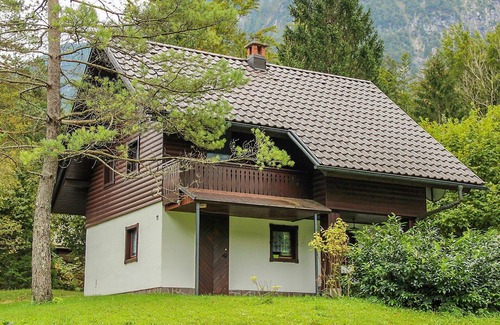 Ukanc Apartment | Lovely apartment for 4 people with TV, balcony and parking
