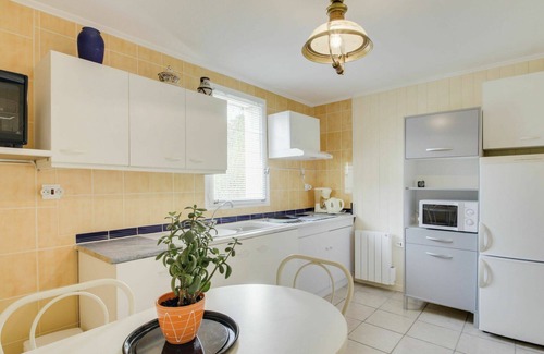 La Richardais Apartment | Lovely apartment for 2 guests with WIFI, TV and parking