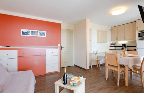 Cap Esterel Apartment | Lovely apartment for 6 people with WIFI, pool, A/C, TV, terrace and parking