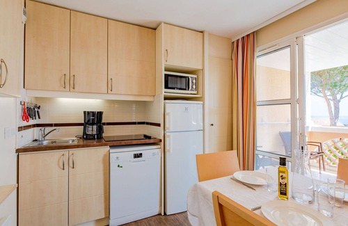 Cap Esterel Apartment | Lovely apartment for 6 people with WIFI, pool, A/C, TV, terrace and parking