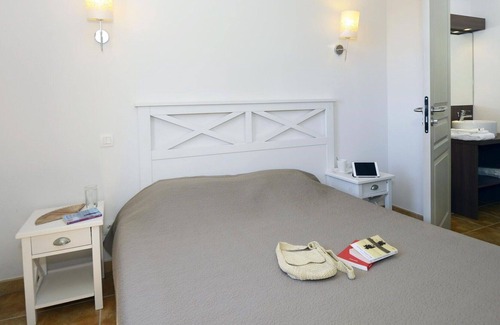 Sarlat-la-Caneda House | Lovely apartment in villa for 6 guests with WIFI, pool, TV, terrace, pets allowed and parking